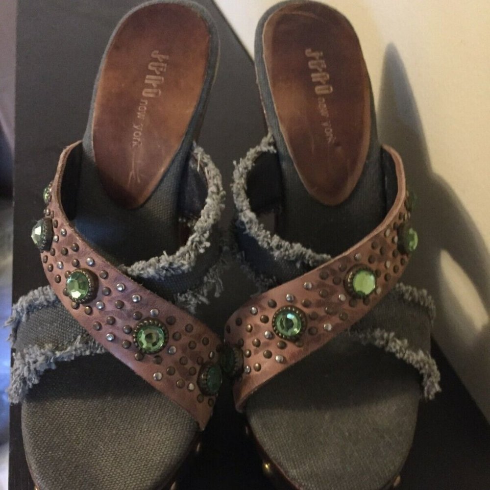 JUNO BRAND REAL WOOD STUD GREEN CRYSTAL PLATFORM SANDALS SIZE 5